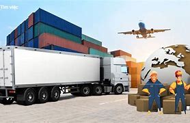 Lái Xe Container Làm Nhiệm Vụ Vận Chuyển Đồ